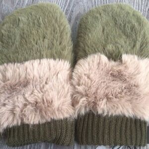 SHACI faux fur gloves, tan and green